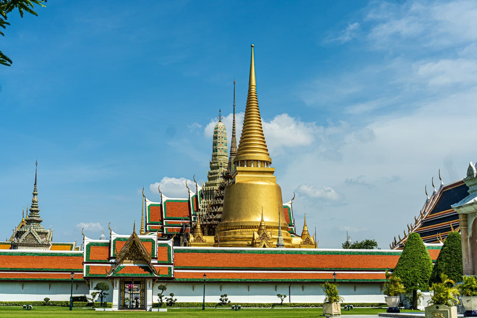 Bảo tháp vàng trong Cung điện Hoàng gia và chùa Phật Ngọc, Bangkok