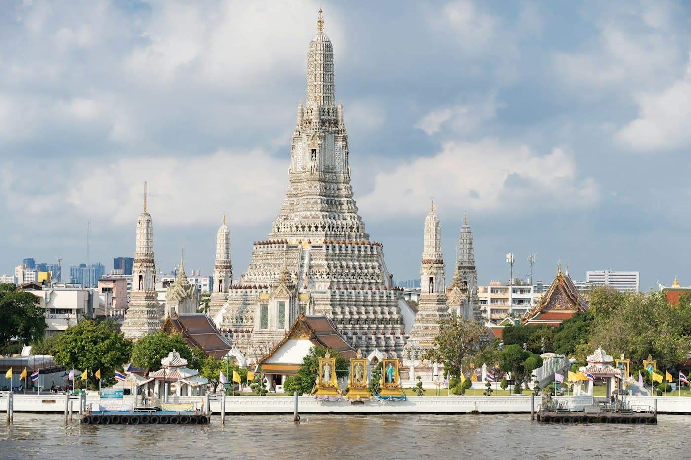 Chùa Wat Arun bên sông Chao Phraya, Bangkok